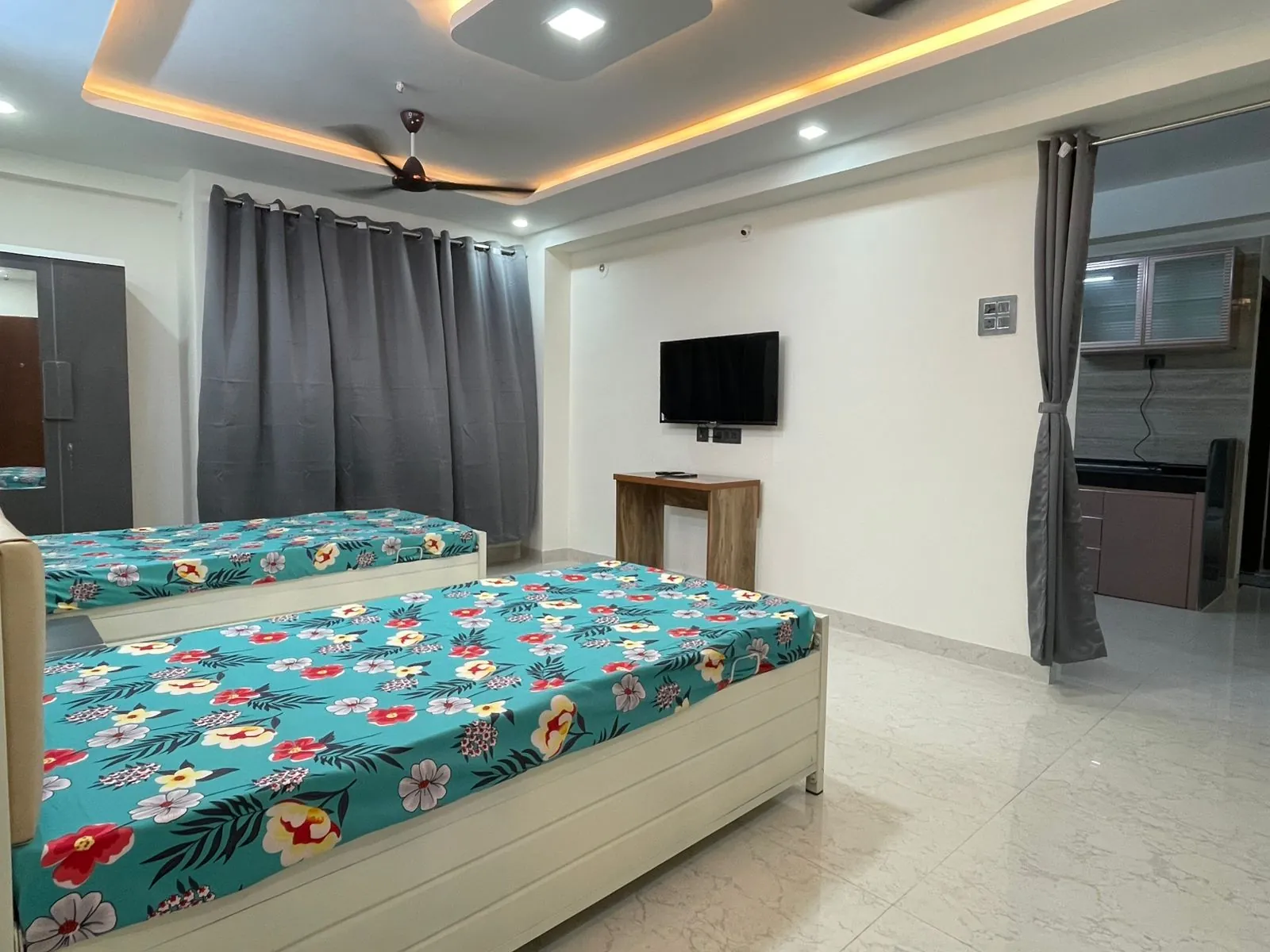 Spacious furnished triple occupancy PG in Powai near SEEPZ and MIDC